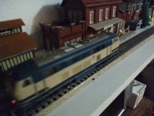 Diesellokomotive mit Wagon