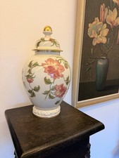 Große Porzellan-Deckelvase