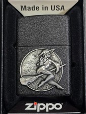 Zippo HEXE in Netzstrümpfen