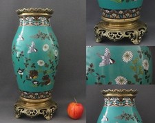 China, end 19th century, enameled cloisonne vase, bronze top and stand