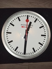 MONDAINE Wanduhr WiFi stop2go Silberfarben/Weiß 25 cm MSM.25S11