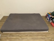 Matratze mit Lattenrost