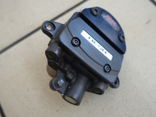 Honda cbr 1000 sc57 - honda,