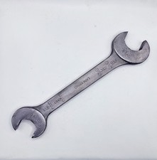 VINTAGE LION BRAND OPEN END