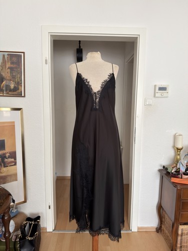 Zara-Kleid