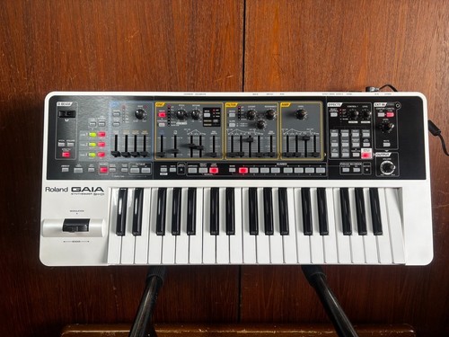 Roland gaia virtual - sh-01,