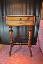 Gründerzeit Nähtisch, Spieltisch, Holztisch, hergestellt um 1900 aus Weichholz.