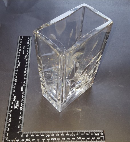 Gläserne vase - vase, (bleikristall?)