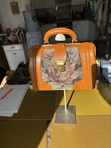 Hard cognac leather - hard,