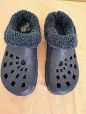 NEU: geschlossene Clogs blau Damen Herren Gr. 40/41Plüsch gefüttert Schlappen