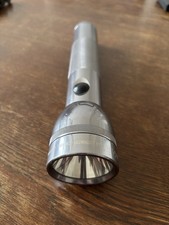Mag-Lite Taschenlampe 2 D-Cell Silber Maglite Taschenlampe