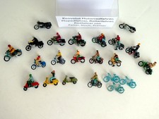 Konvolut 16 Motorradfahrer, Mopedfahrer, Rollerfahrer, Radfahrer + 6 Zweirä,1:87
