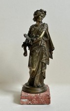 Weibliche Bronze-Skulptur "Sommer" auf Marmorsockel  19. Jh.