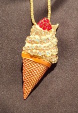 Fashion Jewelry  Betsey Johnson Modeschmuck Kette vergoldete Softeistüte