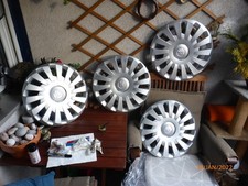 4 x  original SKODA    RADKAPPEN  16 ZOLL 5E0601147B TOP!!!