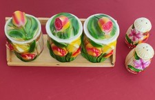 Vorratsdose Porzellan Salz und Pfefferstreuer. 3 Vorratsdosen mit kleinen Regal.