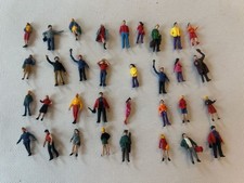 H0, 36 Stück Figuren, Personen, Reisende, Bahnpersonal, Männer und Frauen