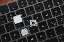 Original Apple  Tastenclip Halterung A1843 wireless Magic Keyboard grey silver