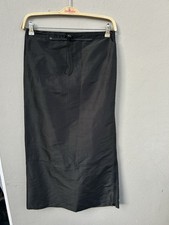 Schwarzer Rock aus Seide /