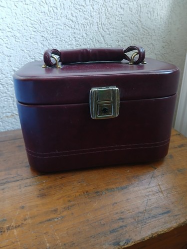 Kosmetikkoffer weinrot vintage