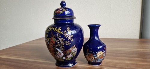 Zwei japanisches kobaltblau - ,