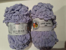 Wolle von Gründl mit Pompons