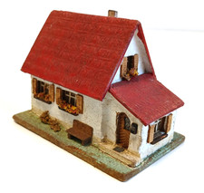 RS - Kleines Wohnhaus aus Holz