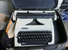 DDR Schreibmaschine Erika Modell170 Kofferschreibmaschine Deko Retro
