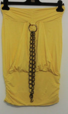 Gelbes Bandeau-Top/Oberteil mit gesmogten Rückeneinsatz und Metallkette APART 32