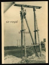 Aue 1951 - Arbeiter mit Steigeisen auf Mast - Baustelle - DDR - Foto 7x9cm