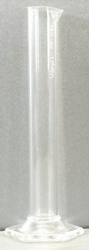 Messkolben aus glas ohne - aus, skala