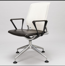 VITRA - Meda Conference Chair