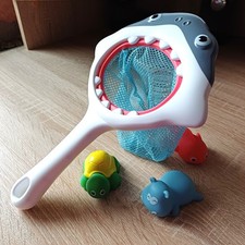 Baby, Kind: Kescher für die Badewanne als Hai, 3 Tiere aus Gummi,Wasserspielzeug