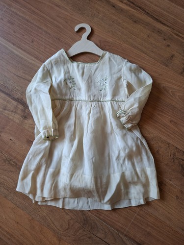 Antikes puppenkleid mit - ,