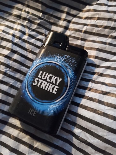 Lucky strike feuerzeug - strike,