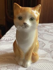 Hübsches Porzellan-Kätzchen 