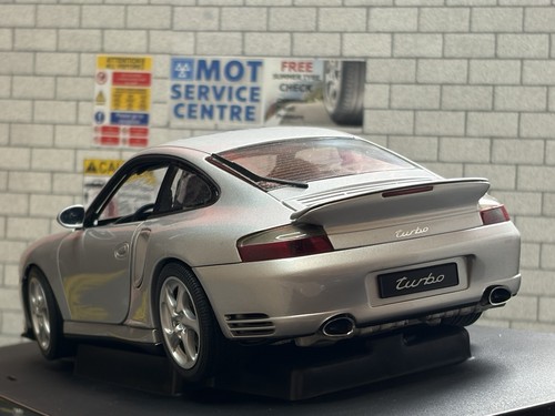 Boxed autoart 77832 - *boxed*,