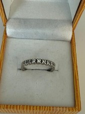 Eleganter 18-karätiger