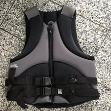 Liquid Force Schwimm-