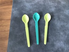 Tupperware 3 x Junge Welle Hänge Fütter Eier Löffel Grün  neu