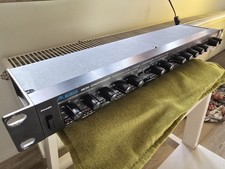 Alesis 3630 Compressor - RMS/Peak Dual Channel Signal Dynamik-Prozessor mit Gate
