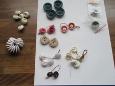 Knöpfe  Paare und  zusammen gehörende  Knöpfe