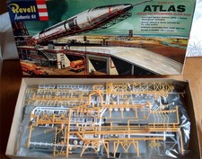 Revell authentic kit - revell,