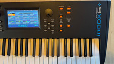 YAMAHA MODX6+ Synthesizer