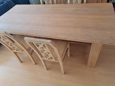 Großer Esstisch aus Massivholz