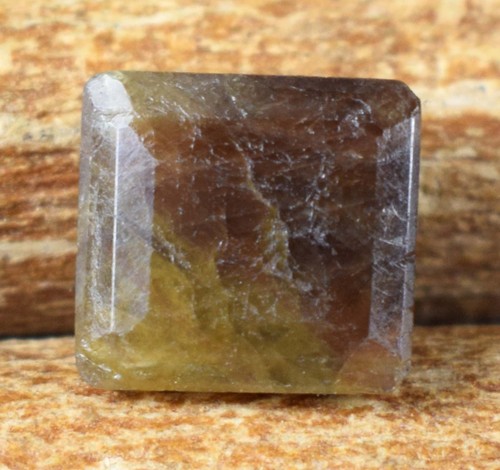Goldener braune saphir 90 - saphir, 7.90