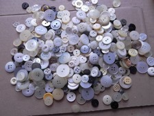 Lot  alte  Knöpfe  wie