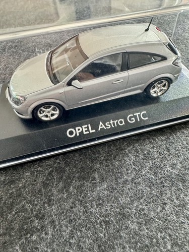 Opel astra gtc modellauto - opel,