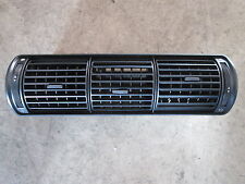 Lüftungsdüse vorne mittig