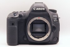 Canon EOS 5D Mark IV  - 15945 Auslösungen + Batteriegriff BG-E20 + OVP